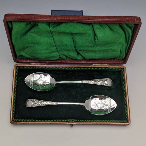 Around 1905 British antique silver plate jam spoon pair in case
